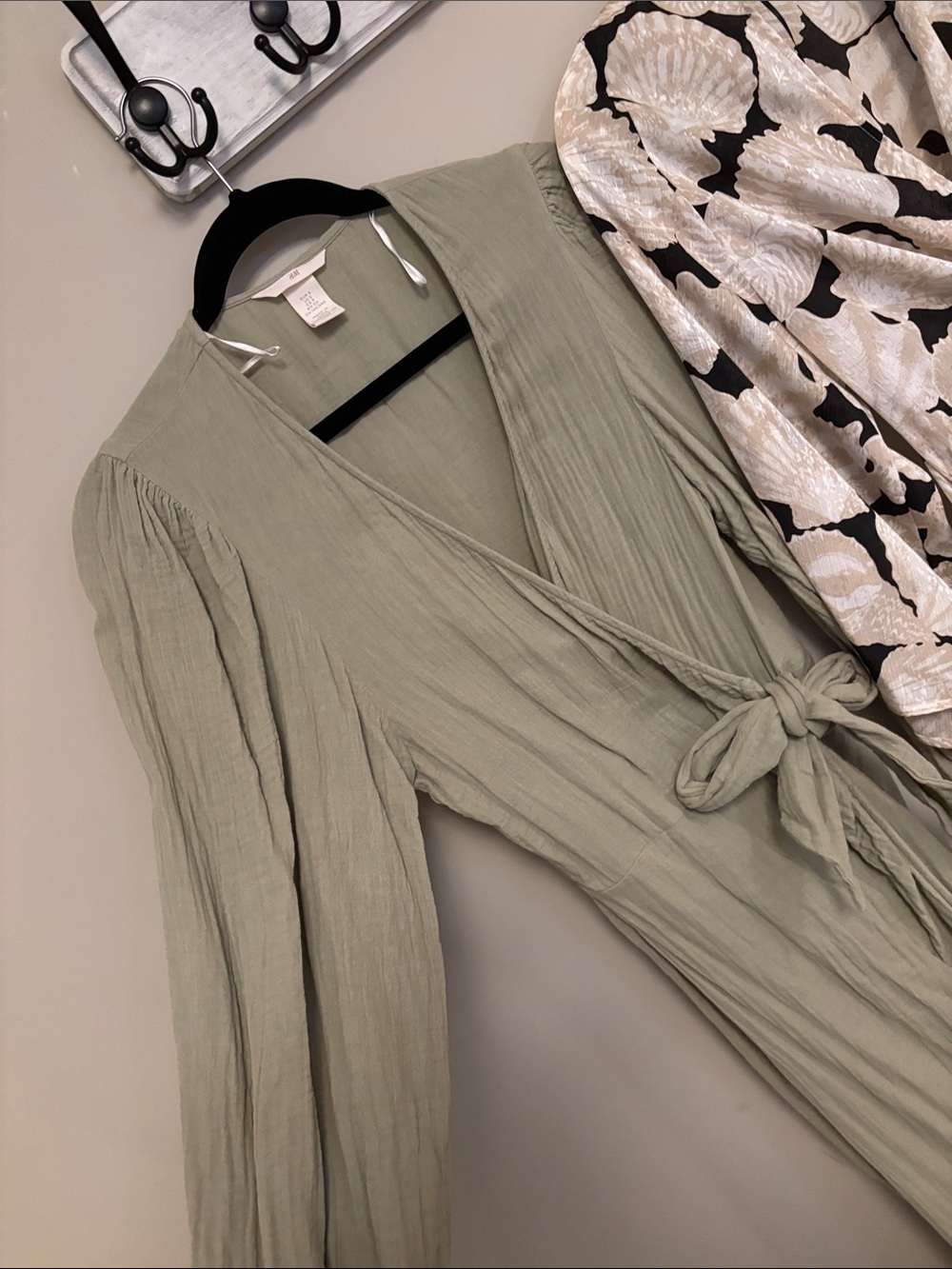 🎀BUNDLE🎀 Olive Green Wrap Dress & Black Cream Floral Wrap Dress - Picture 4 of 4
